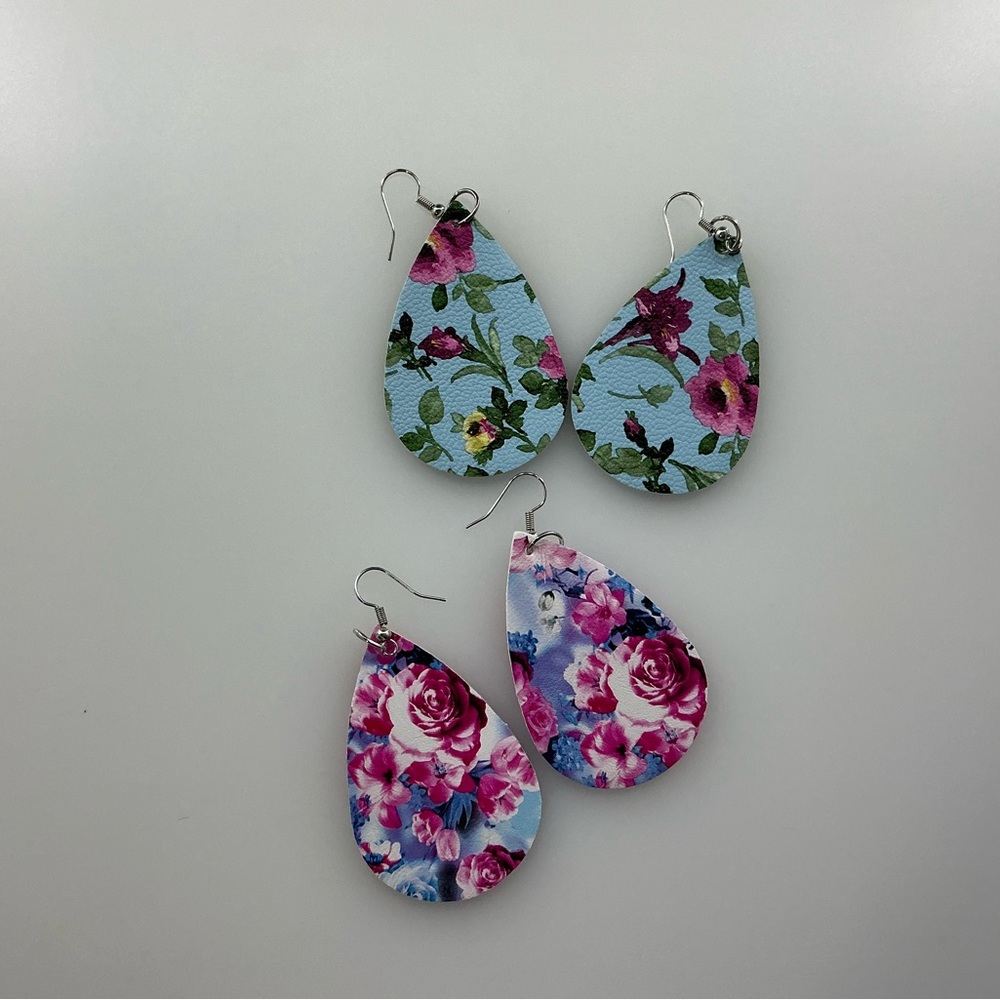 ! NEW! Women’s Pink Blue Flower Earrings Bundle Pack of 2 Fashion Jewelry Set